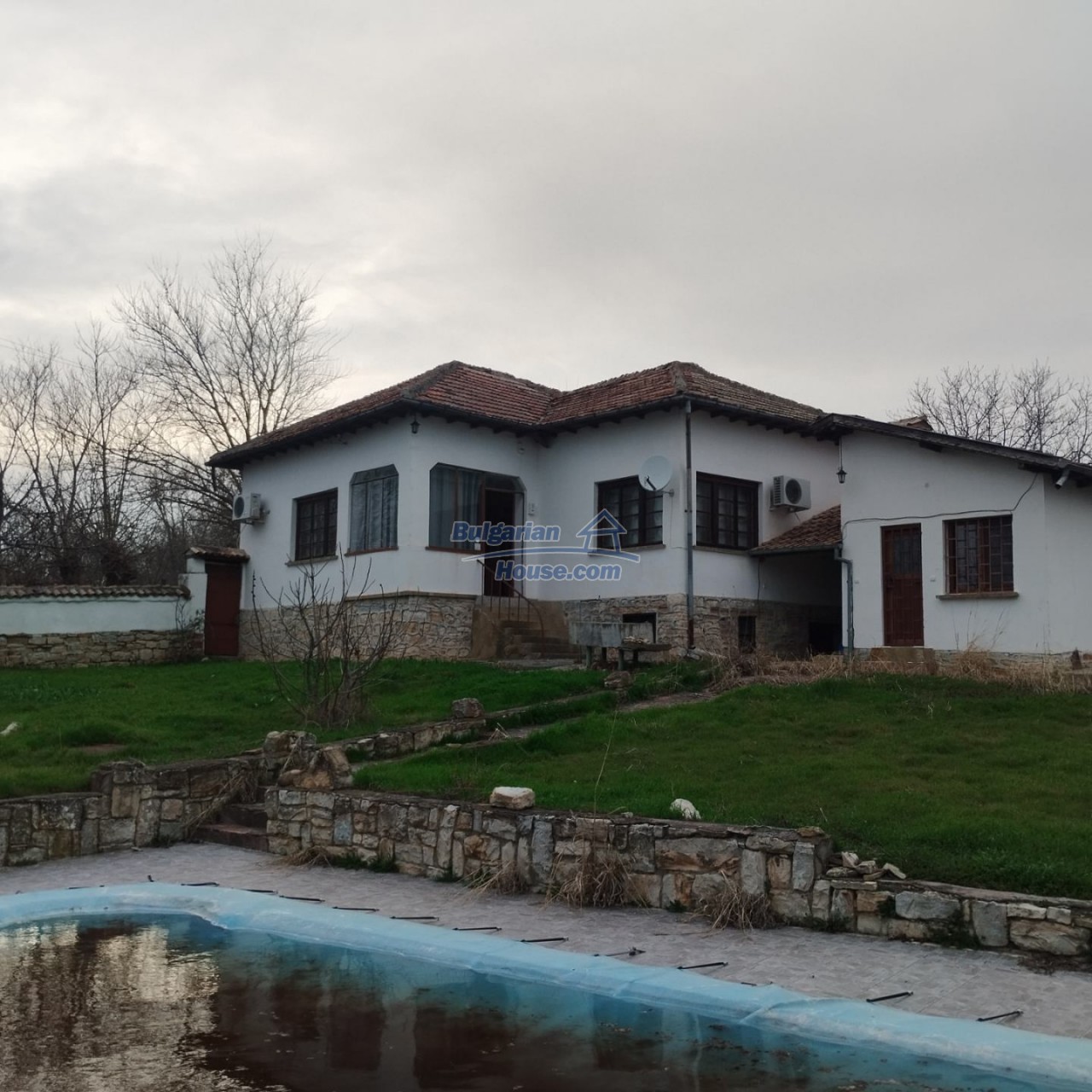 Foto 2 von 12 — Bulgarian property with a swimming pool 34km to Veliko Tarnovo