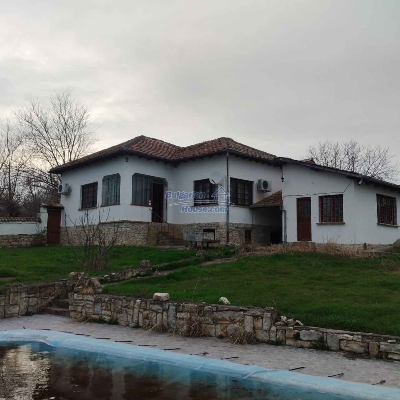 Foto 3 von 12 — Bulgarian property with a swimming pool 34km to Veliko Tarnovo