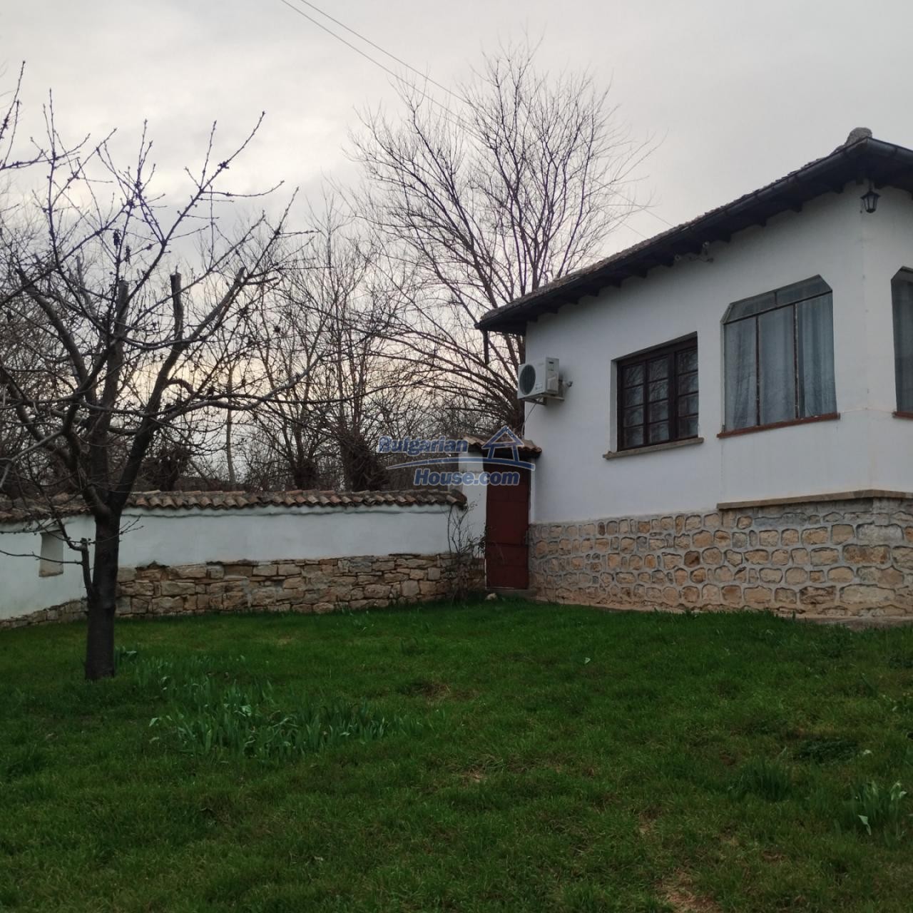 Foto 7 von 12 — Bulgarian property with a swimming pool 34km to Veliko Tarnovo