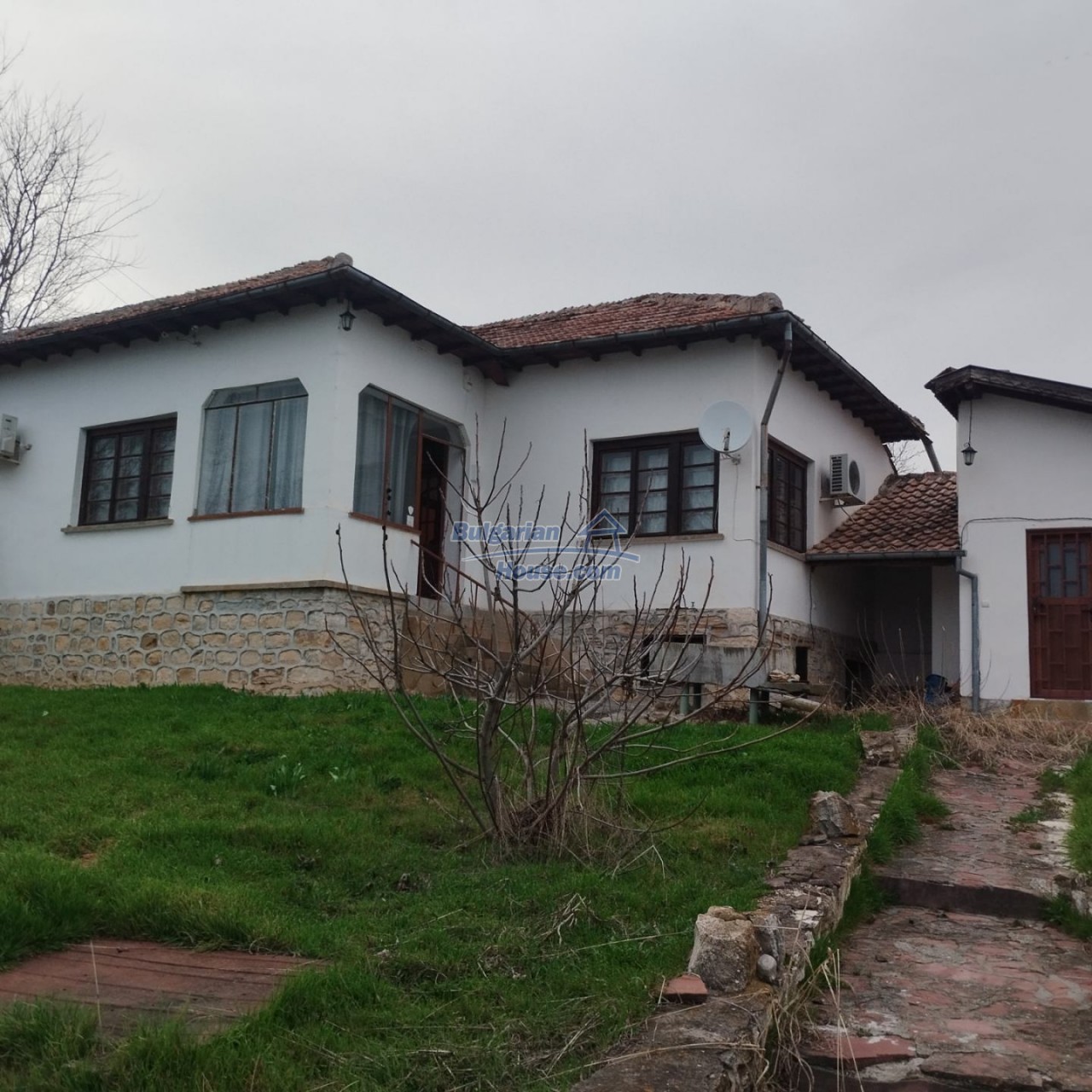Foto 5 von 12 — Bulgarian property with a swimming pool 34km to Veliko Tarnovo