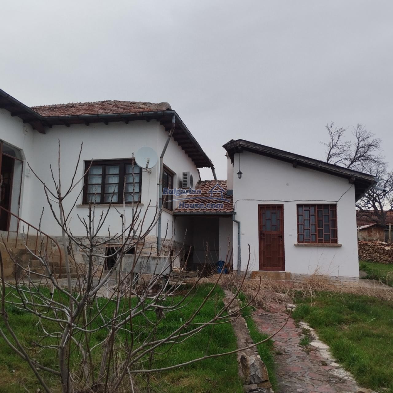 Foto 8 von 12 — Bulgarian property with a swimming pool 34km to Veliko Tarnovo
