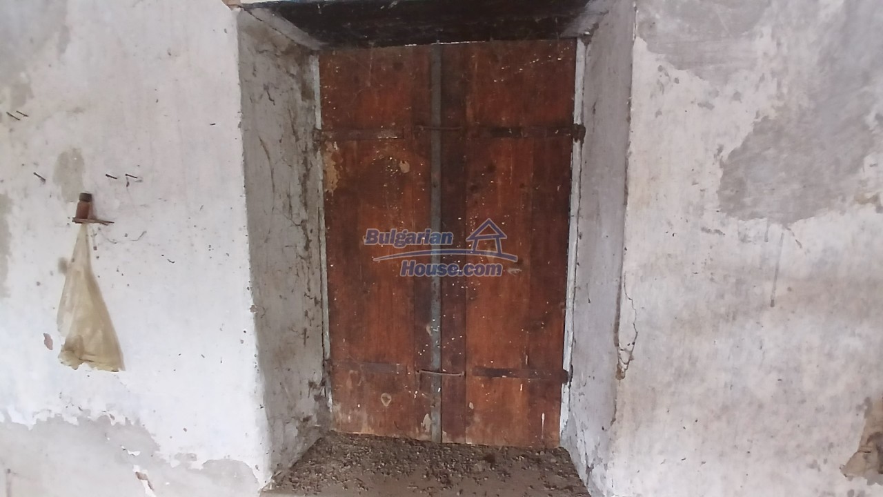 Foto 10 von 12 — CHEAP cheap Bulgarian property for sale 14km from Danube