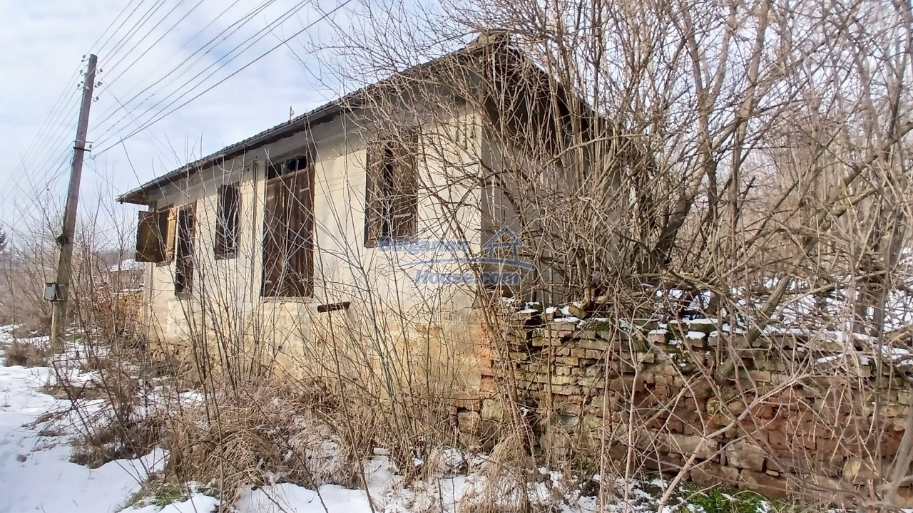 Foto 5 von 12 — CHEAP cheap Bulgarian property for sale 14km from Danube
