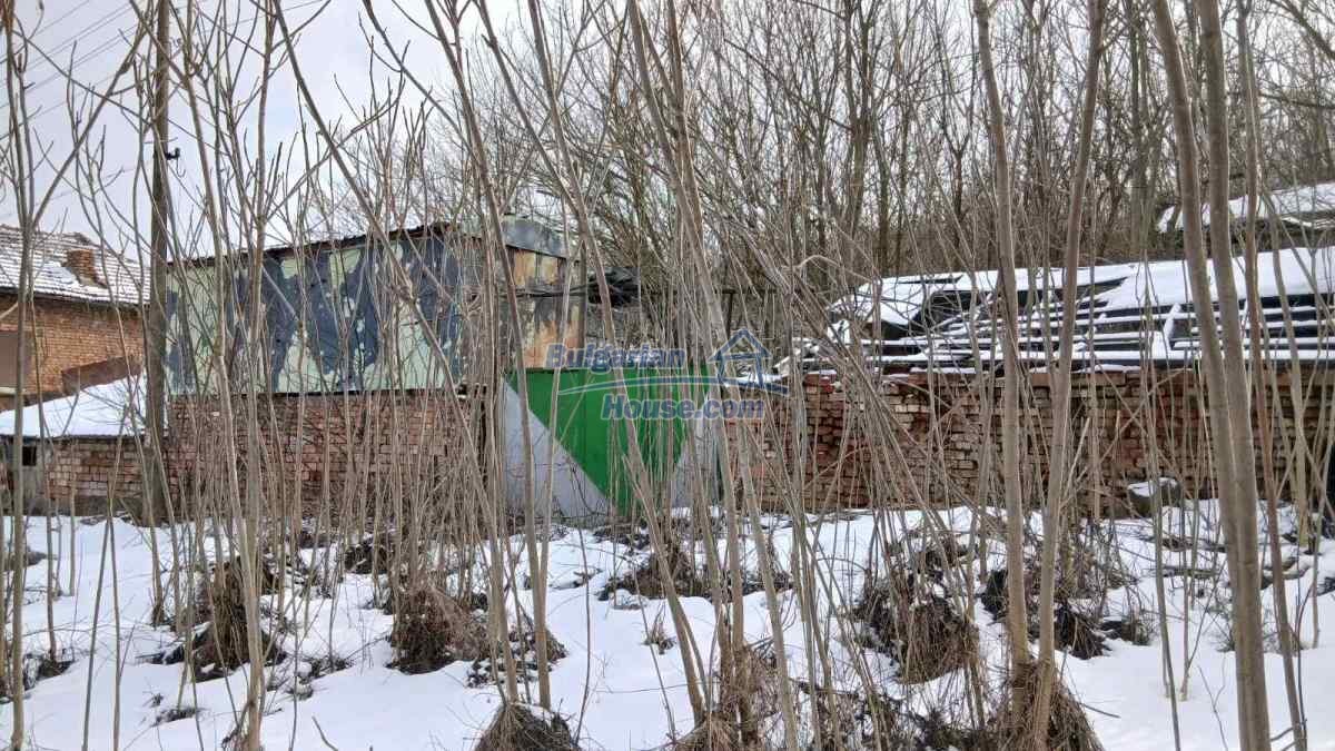 Foto 7 von 12 — Massive house with garden 2400sq.m near Danube and small river