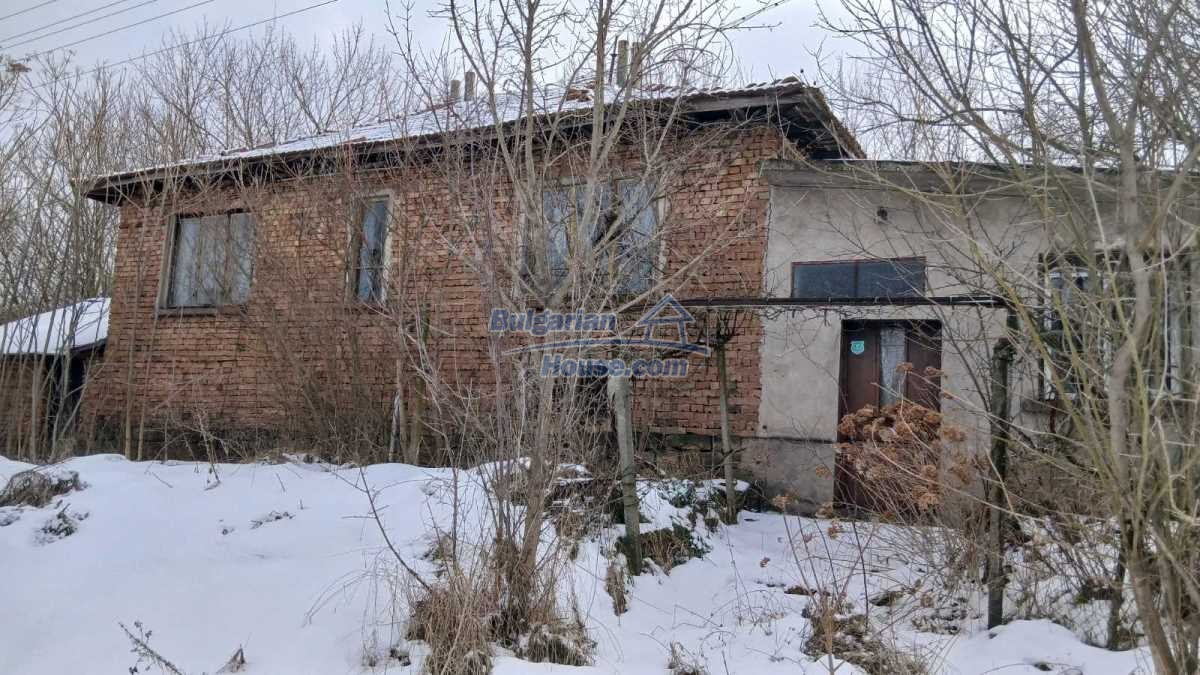 Foto 4 von 12 — Massive house with garden 2400sq.m near Danube and small river