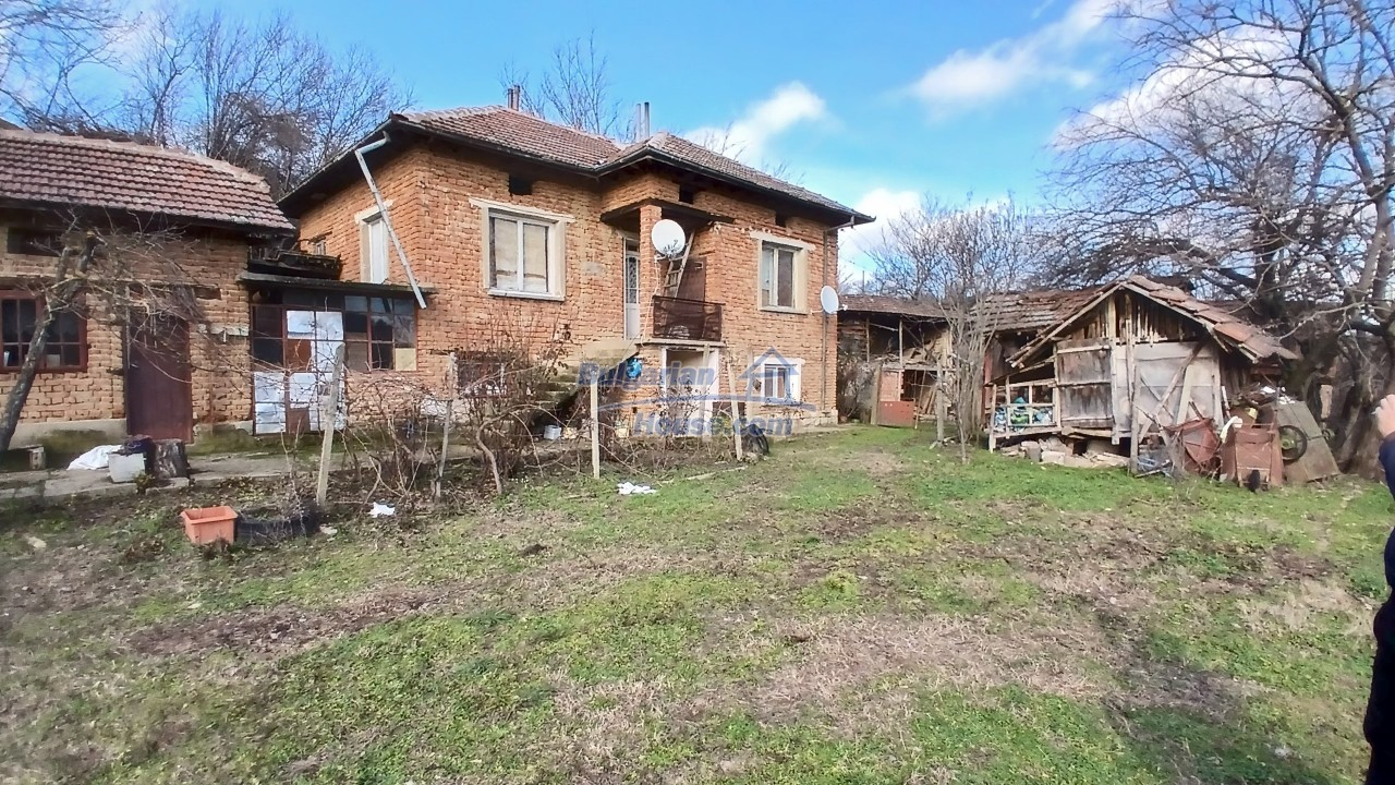 Foto 4 von 12 — Rural property with big garden, nice views 14km to Danube river