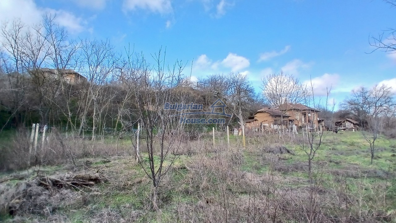 Foto 9 von 12 — Rural property with big garden, nice views 14km to Danube river