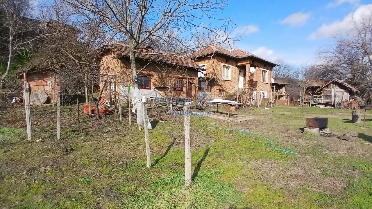 Foto 6 von 12 — Rural property with big garden, nice views 14km to Danube river