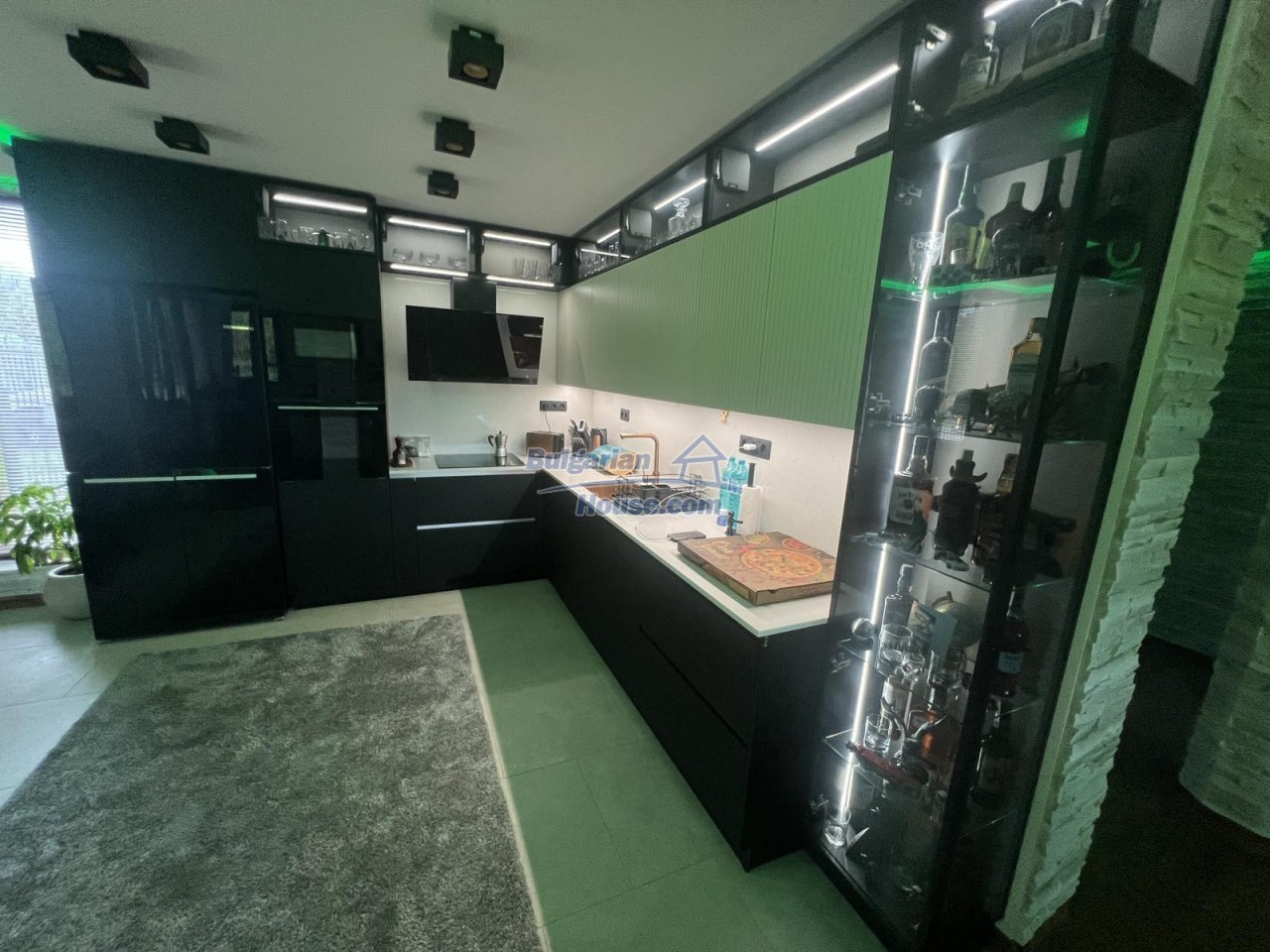 Foto 9 von 12 — Exclusive Luxury Stone Villa Near the Black Sea
