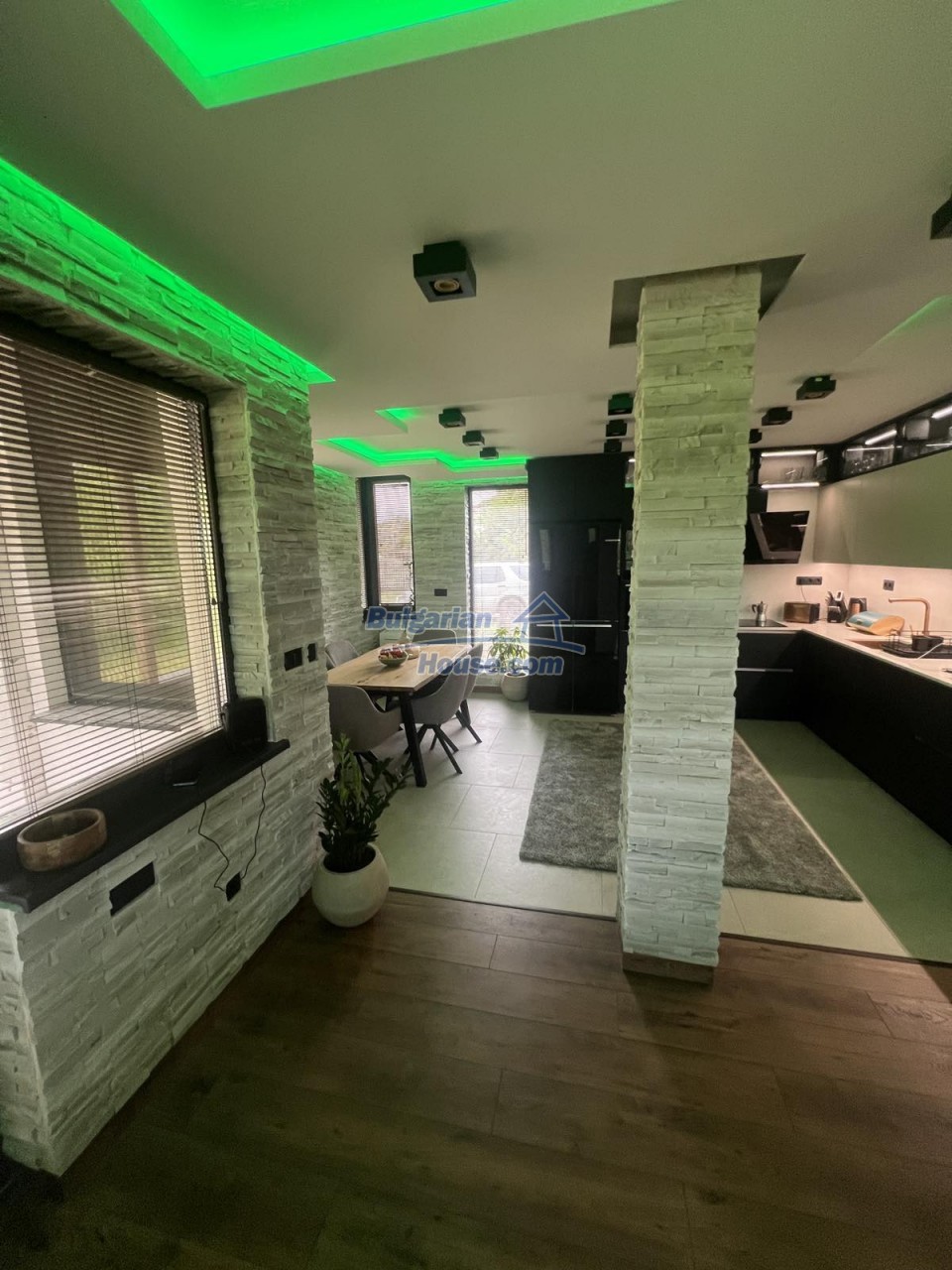 Foto 10 von 12 — Exclusive Luxury Stone Villa Near the Black Sea
