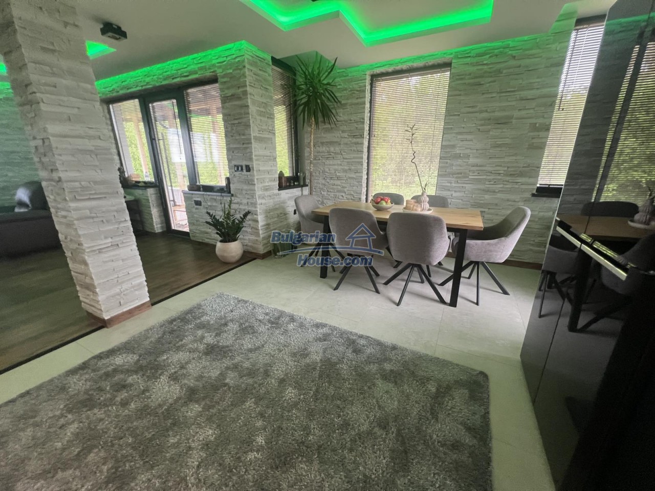 Foto 8 von 12 — Exclusive Luxury Stone Villa Near the Black Sea
