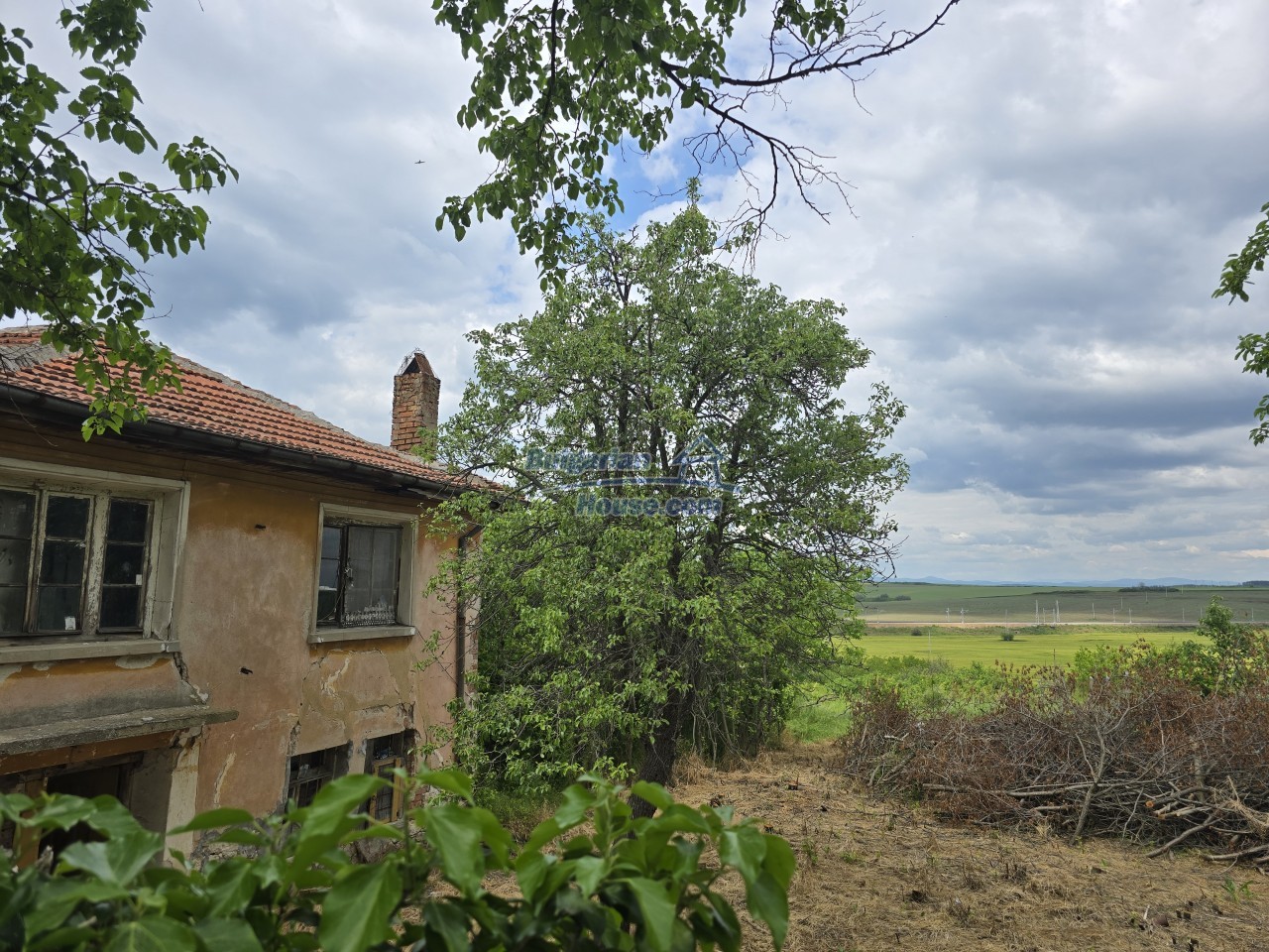 Foto 9 von 12 — Cheap house for renovation with nice views 30km from St.Zagora