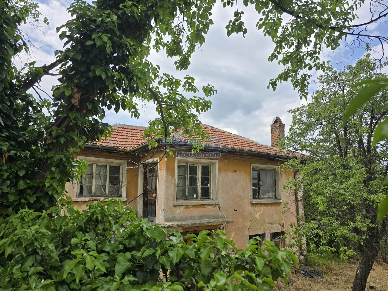 Foto 7 von 12 — Cheap house for renovation with nice views 30km from St.Zagora