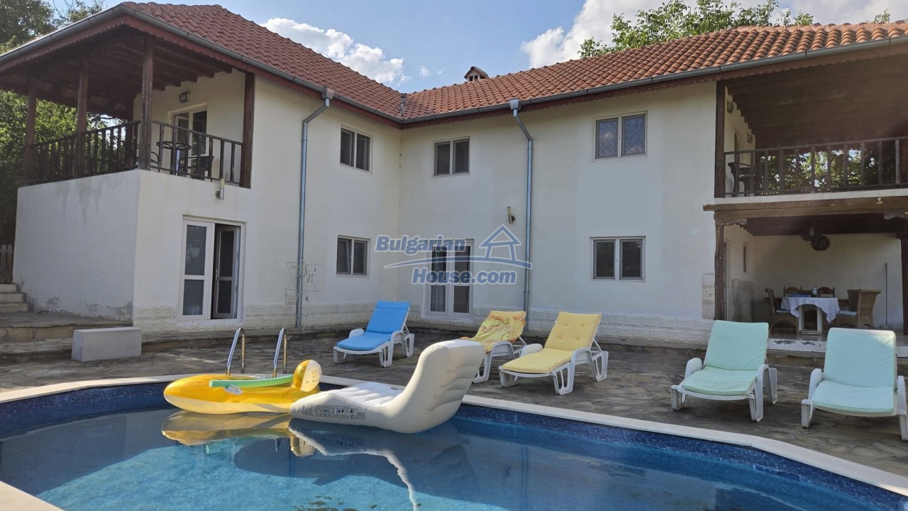 Foto 1 von 12 — Bulgarian House with swimming pool and 4 bedrooms