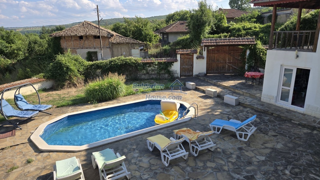 Foto 8 von 12 — Bulgarian House with swimming pool and 4 bedrooms