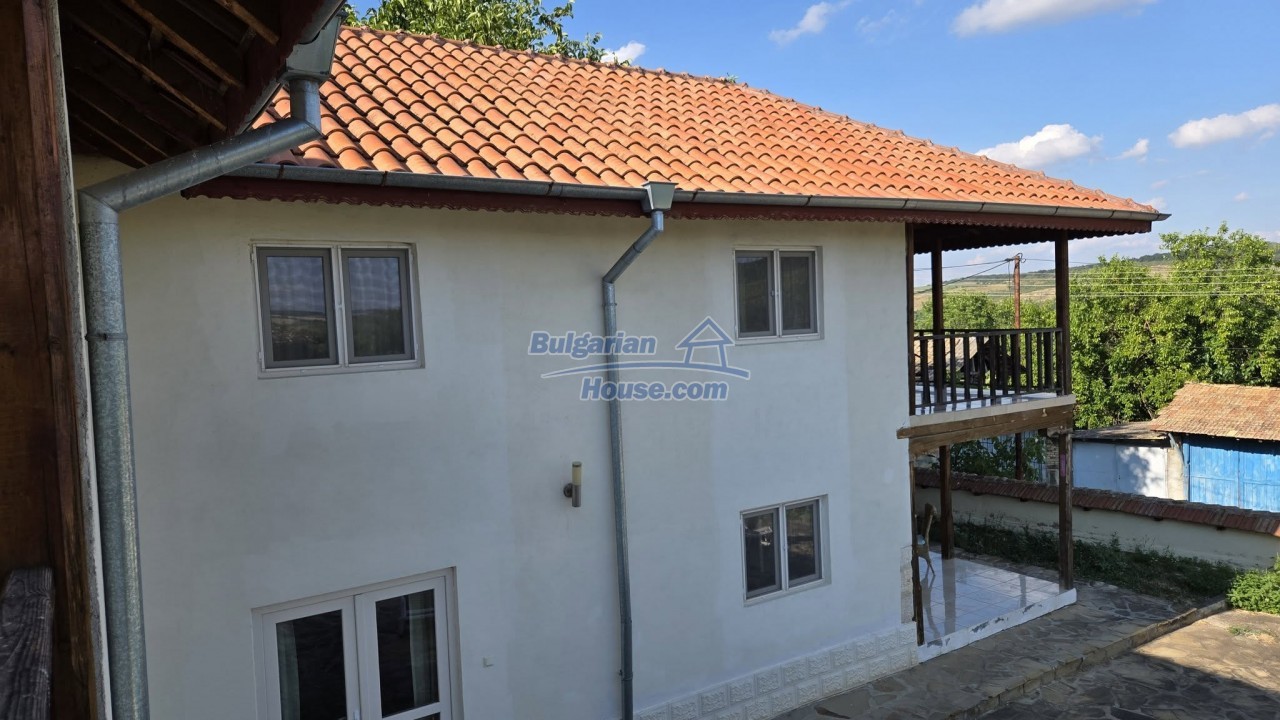 Foto 2 von 12 — Bulgarian House with swimming pool and 4 bedrooms