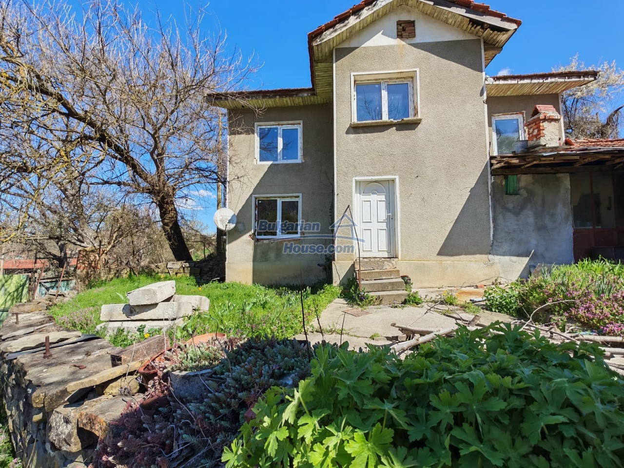 Foto 2 von 12 — Mountain cheap Bulgarian House in Debnevo - Lovech region