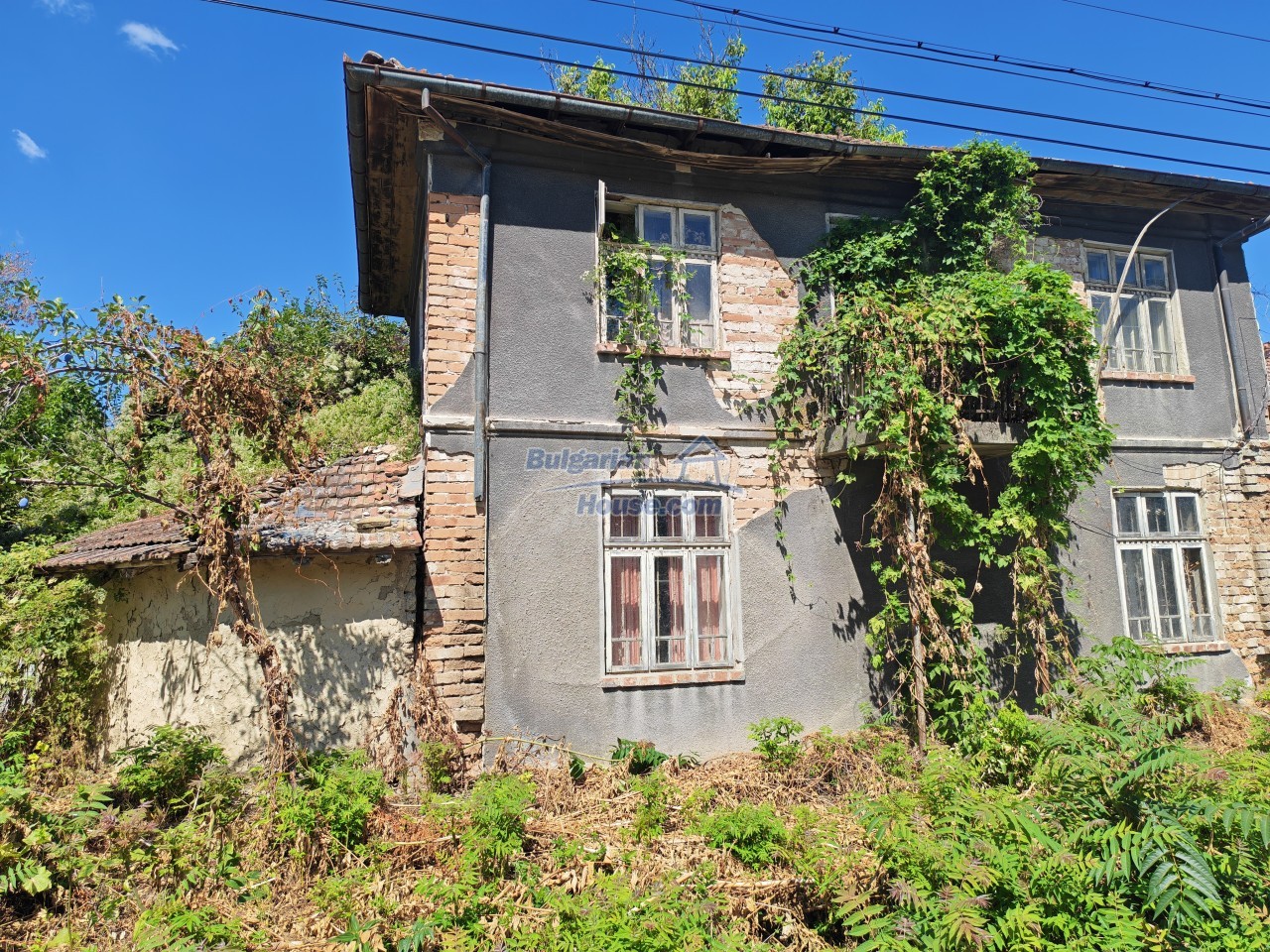 Foto 4 von 12 — Rural Bulgarian house project for renovation close to Danube