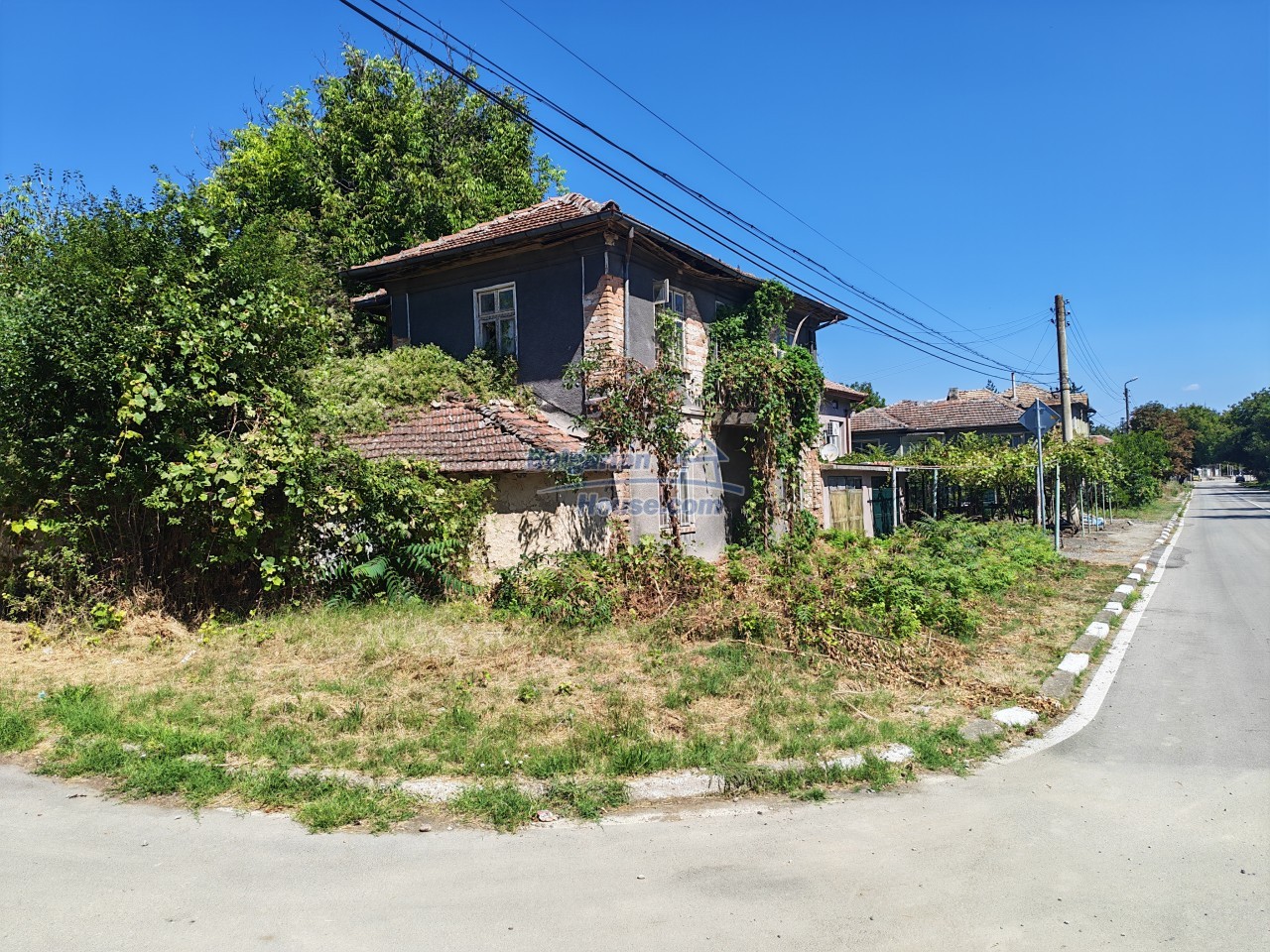 Foto 7 von 12 — Rural Bulgarian house project for renovation close to Danube