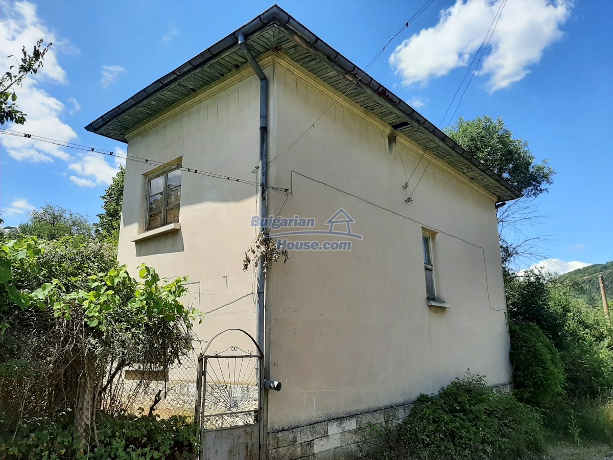 Foto 2 von 12 — Rural Property-Excellent Potential in a Peaceful Village Vratca