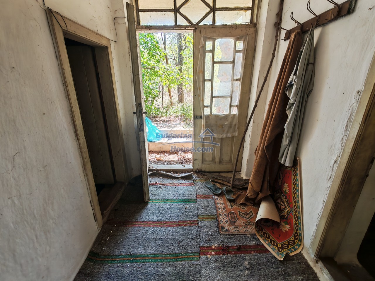 Foto 8 von 12 — Cheap Rural Bulgarian House for renovation 20km from Danube