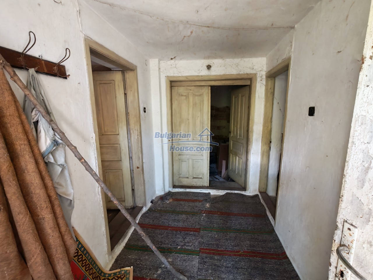 Foto 7 von 12 — Cheap Rural Bulgarian House for renovation 20km from Danube