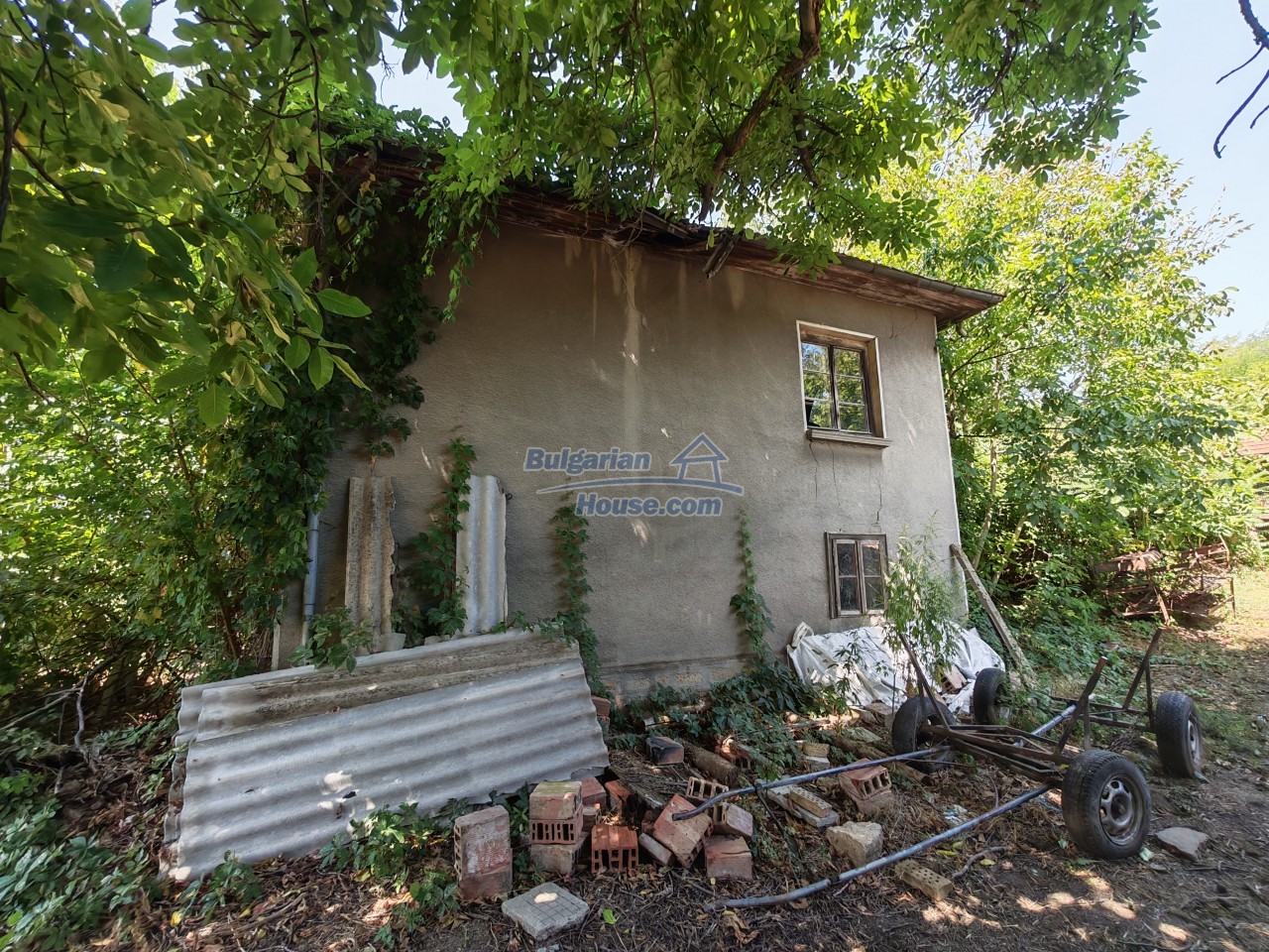 Foto 1 von 12 — Rural BUlgarian house for renovation - make your dream home