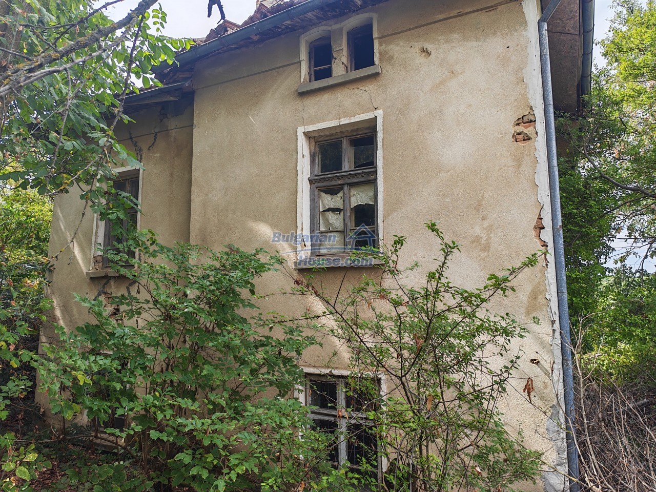 Foto 1 von 12 — Solid Bulgarian property 5km from Osam river Pleven region