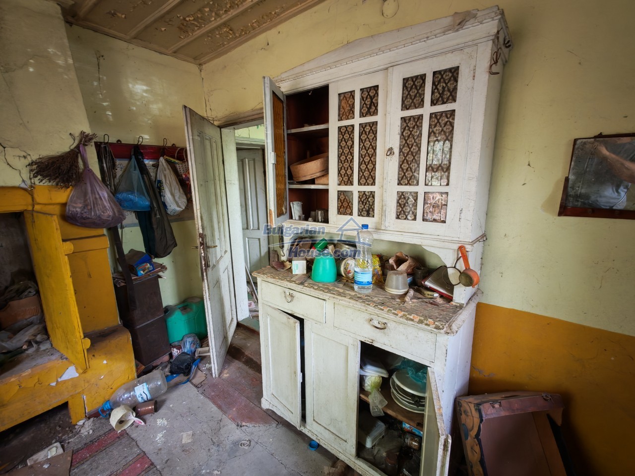 Foto 8 von 12 — Solid Bulgarian property 5km from Osam river Pleven region