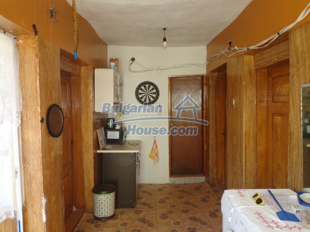 Foto 6 von 12 — Cheap Bulgarian partly renovated property 15km from Elhovo