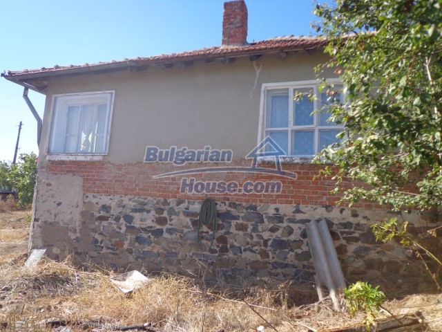 Foto 5 von 12 — Cheap Bulgarian partly renovated property 15km from Elhovo