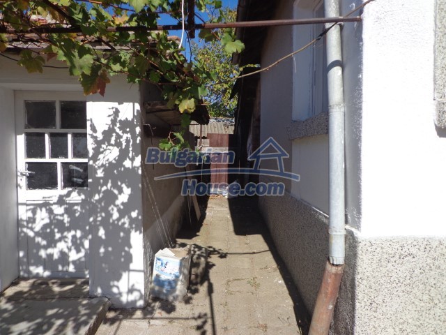 Foto 3 von 12 — Cheap Bulgarian partly renovated property 15km from Elhovo