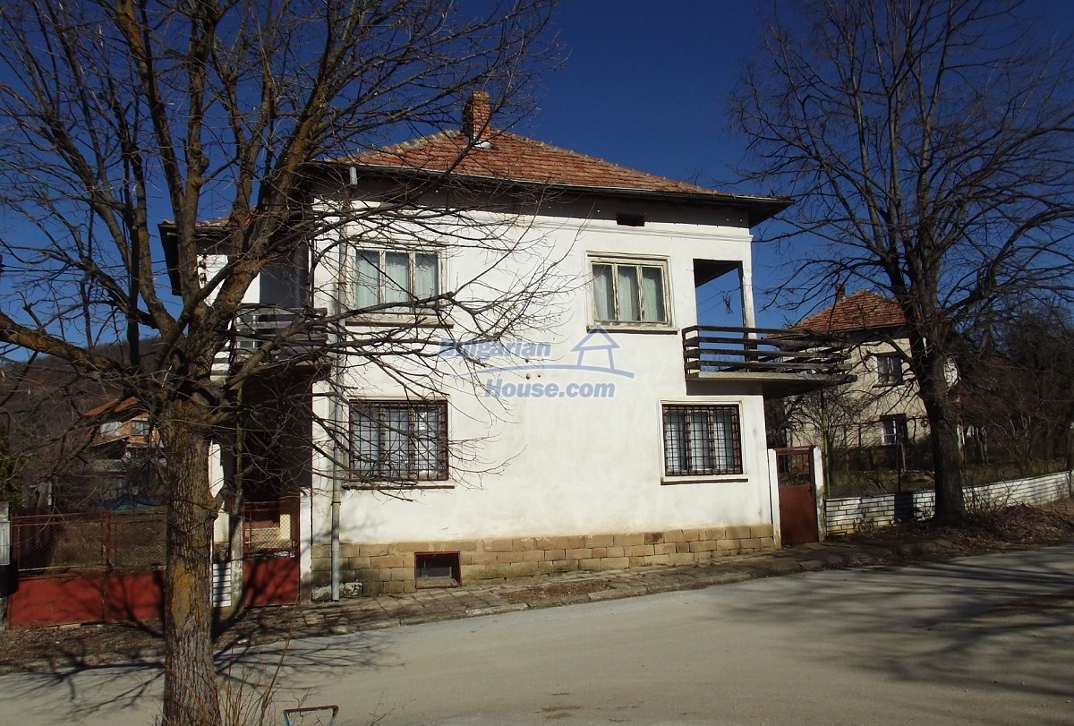 Foto 9 von 12 — Four bedroom Bulgarian house for sale in Vratsa region