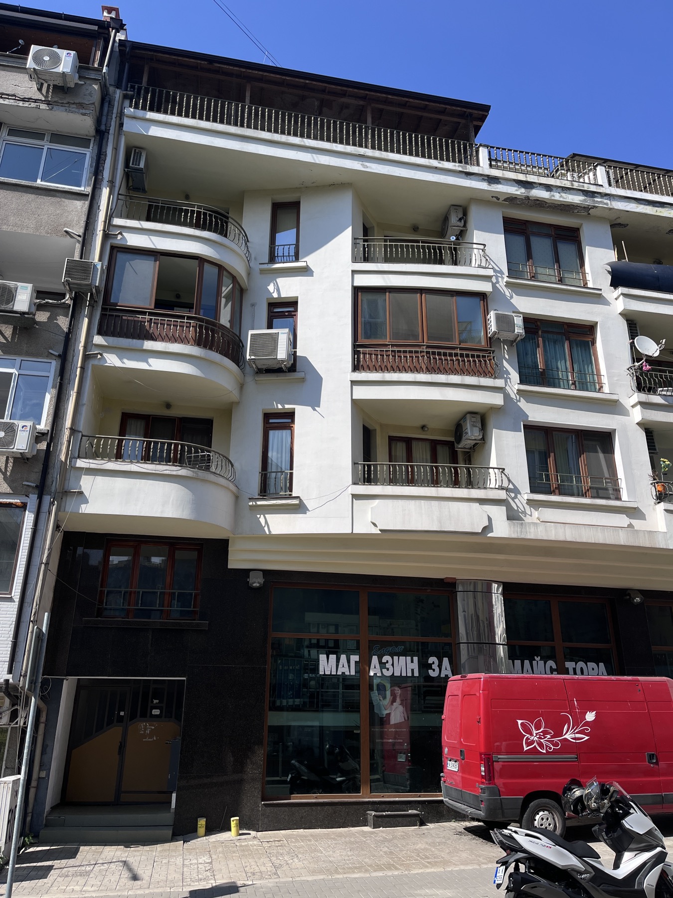 Foto 7 von 19 — АПАРТАМЕНТ в гр. БУРГАС, ул. „ЦАРИГРАДСКА“ № 45 47