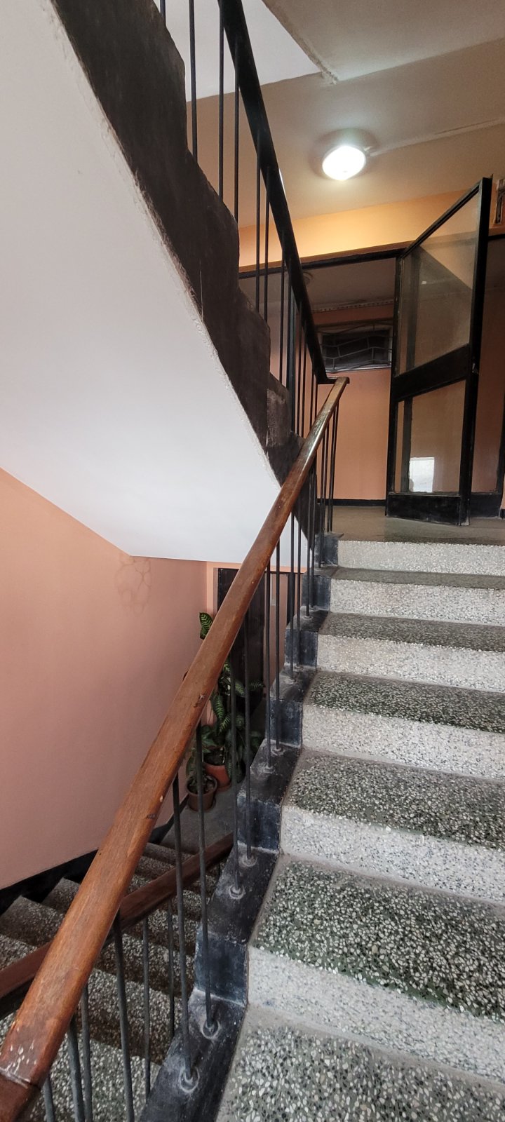 Foto 7 von 17 — АПАРТАМЕНТ в гр. БУРГАС, ж.к. „ЗОРНИЦА“ бл. 42, ет. 6, ап. 31