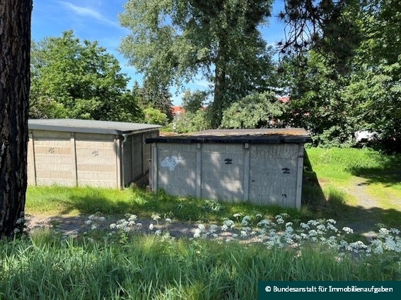 Foto 5 von 10 — Grundstück mit 11 Garagen (davon 10 im Fremdeigentum)