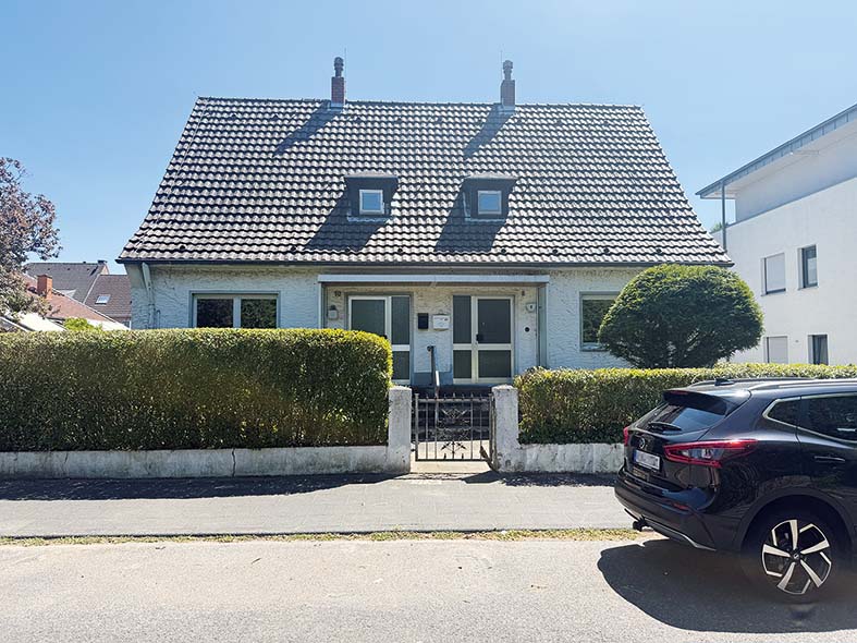 Foto 3 von 6 — Auktion - Baugrundstück in Rheinnähe mit pos.Bauvorbescheid für ein MFH und Altbestand