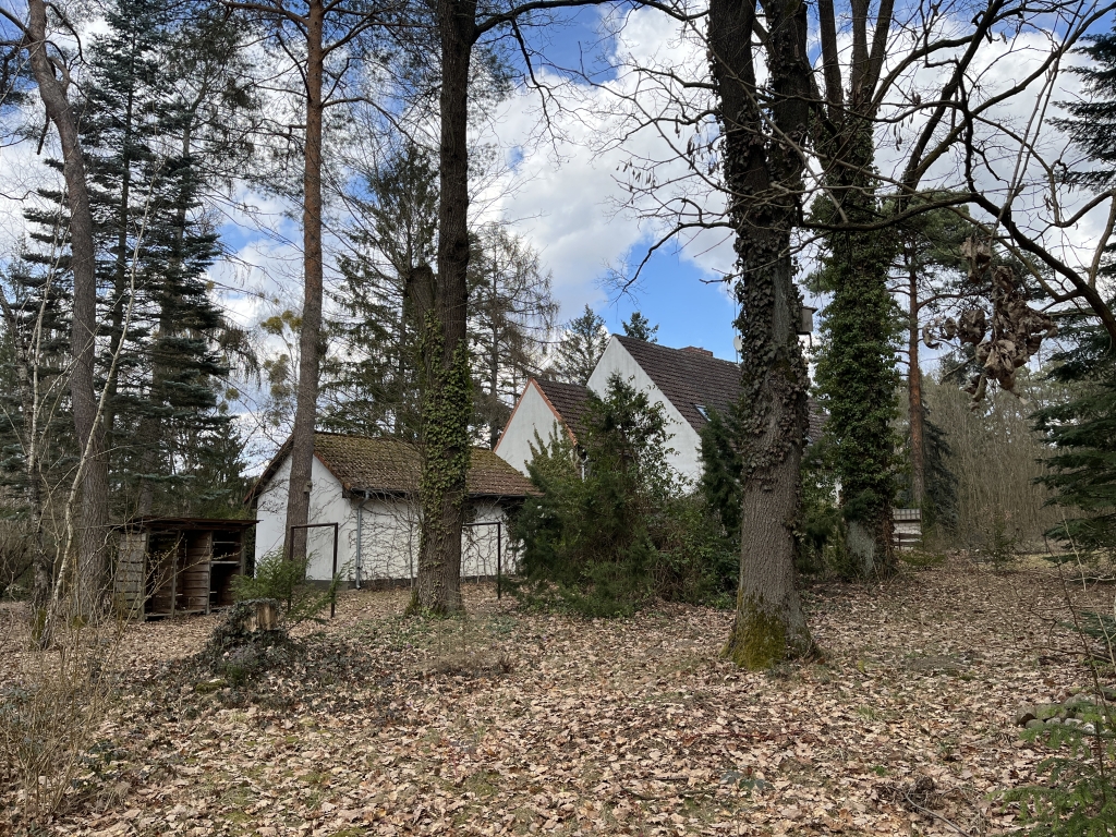 Foto 10 von 12 — Auktion - Schönes, leerstehendes Doppelhaus und attraktives Baugrundstück