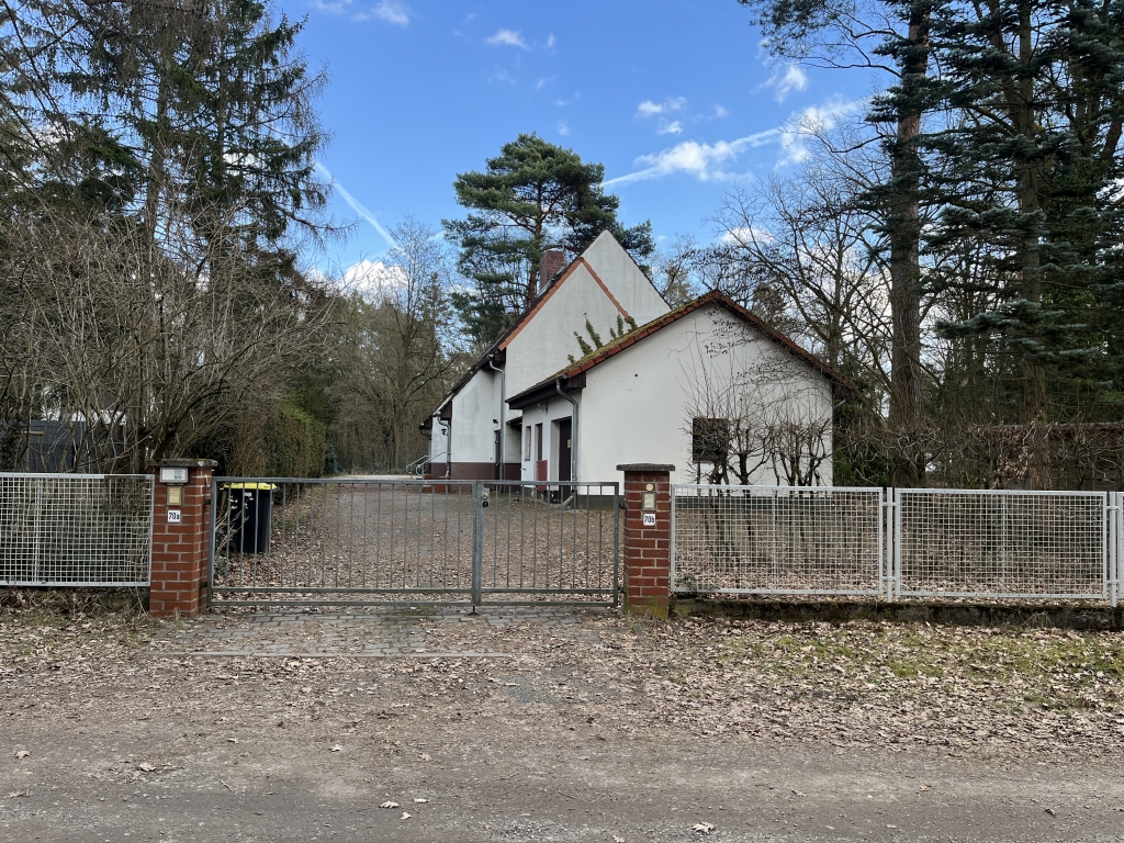 Foto 2 von 12 — Auktion - Schönes, leerstehendes Doppelhaus