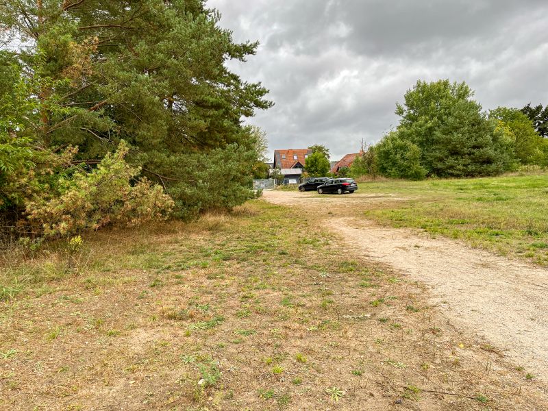 Foto 8 von 27 — Zwei Wohnbauflächen (Rohbauland) in guter Lage - für Bauträger geeignet -