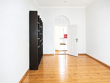 Foto 3 von 4 — Bezugsfreie 3-Zimmer Wohnung im 3. OG links gelegen (ETW-Nr. 25)