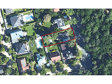 Foto 3 von 4 — Gepflegtes Zweifamilienhaus mit Doppelgarage in ruhiger Wohnlage