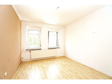 Foto 3 von 3 — Teilw. vermietetes Mehrfamilienhaus in Greiz