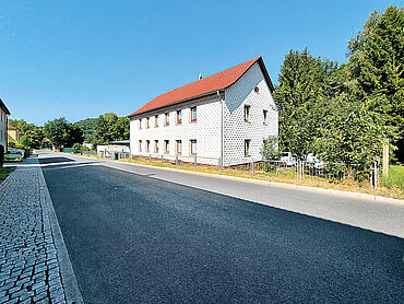 Foto 2 von 4 — Vermietetes, saniertes Mehrfamilienhaus