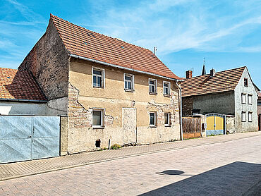 Foto 1 von 3 — Einfamilienhaus mit Anbau - leerstehend