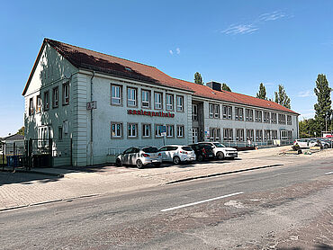 Foto 1 von 3 — vermietetes Ärztehaus in exponierter Lage an der Barbyer Straße