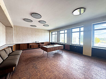 Foto 4 von 4 — Gewerbeobjekt - Bürogebäudekomplex im Industriegebiet Guben Süd