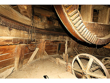 Foto 5 von 6 — Wohnhaus mit denkmalgeschützter Holländerwindmühle