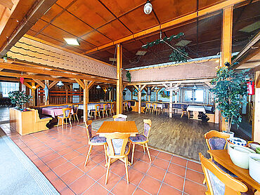 Foto 4 von 5 — Hotel/Pension mit Betreiberwohnung
