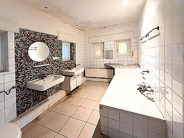 Foto 7 von 8 — Einfamilienhaus mit Baugrundstück